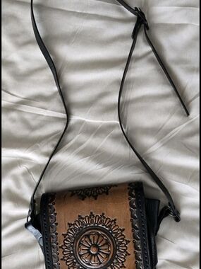 Crossbody Hand Tooled Brown/Black Cowhide Western - 5.5²x3 Pre-owned Excellent